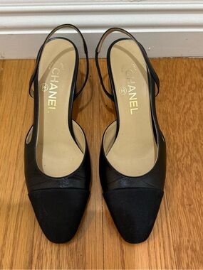 CHANEL Black Pointed Slingback Low Heels